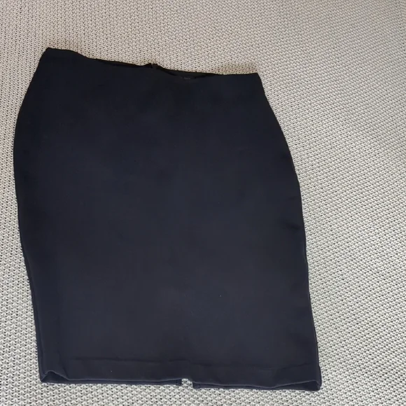Navy Quince Skirt Pencil Size Medium - Picture 9 of 9